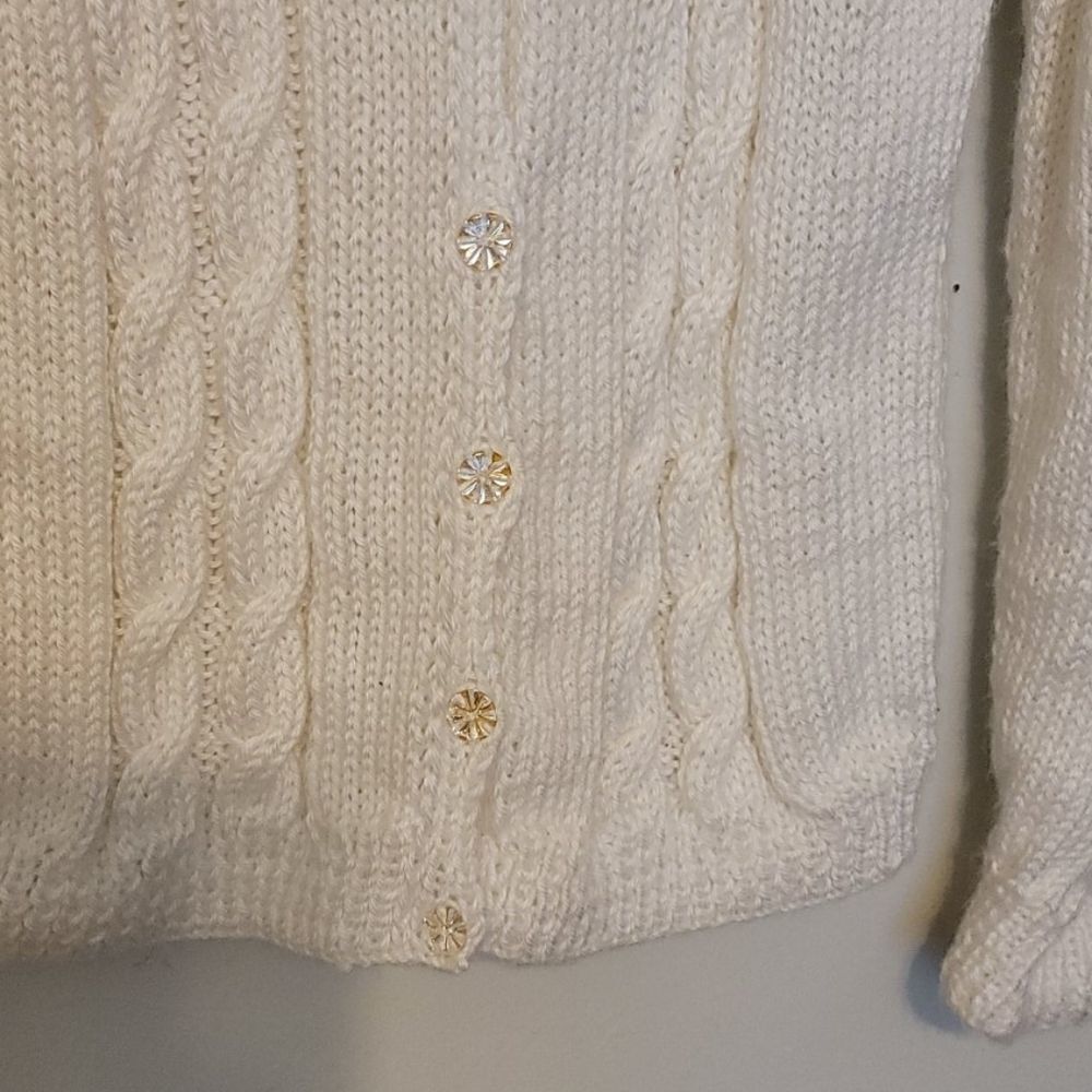 Hand knitted cardigan. - Picture 3 of 10